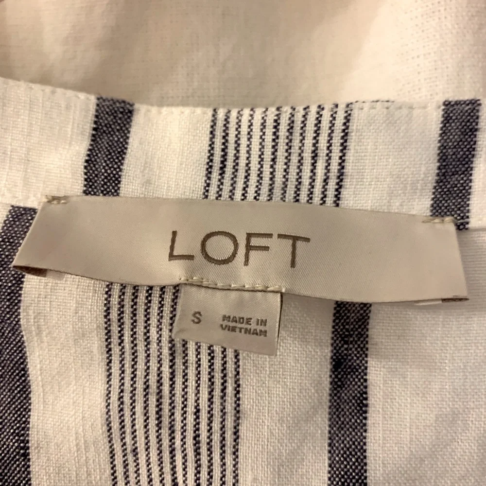 Linen button-up - Picture 2 of 2